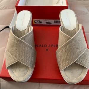 Donald Pliner sandal/platform